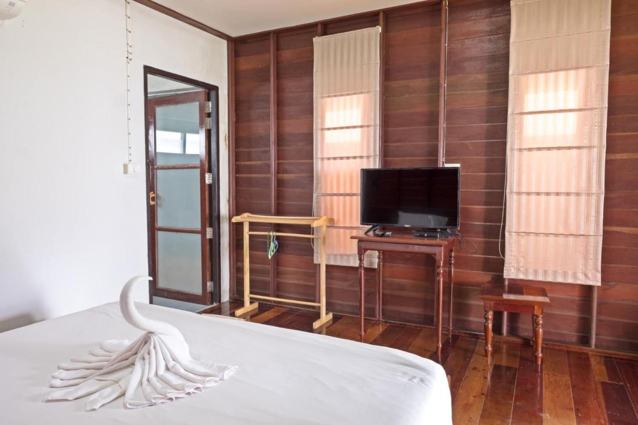 Home At Chan Resort Chao Lao Beach Exteriör bild